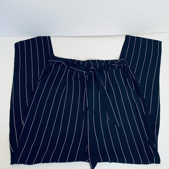 Forever 21 Black and White Paperboy Striped Pants New - Picture 2 of 4